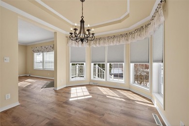 Super Spacious 3 bedroom, 2 bath home ready for you to make it on Winding Creek Executive Course in New York - for sale on GolfHomes.com, golf home, golf lot