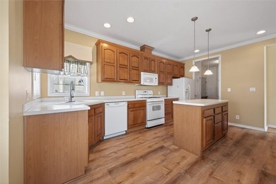 Super Spacious 3 bedroom, 2 bath home ready for you to make it on Winding Creek Executive Course in New York - for sale on GolfHomes.com, golf home, golf lot