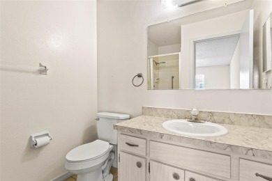 Enjoy easy living in this charming 2-bedroom, 2-bath end unit on Kings Point Executive Golf Course in Florida - for sale on GolfHomes.com, golf home, golf lot