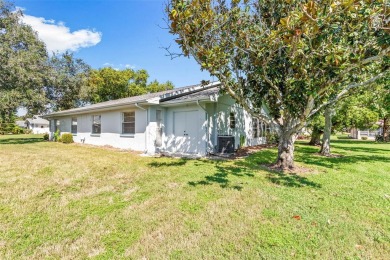 Enjoy easy living in this charming 2-bedroom, 2-bath end unit on Kings Point Executive Golf Course in Florida - for sale on GolfHomes.com, golf home, golf lot