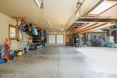 High-end gated location golf cart distance to Hayden Lake CC on Avondale Golf and Tennis Club in Idaho - for sale on GolfHomes.com, golf home, golf lot