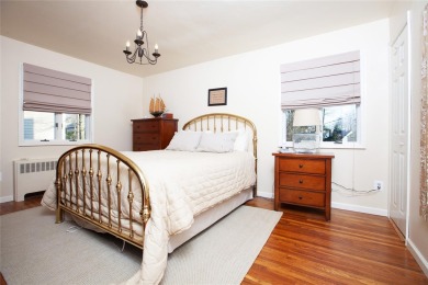 Magnificent, Mint+++ Split Level situated in Old Lenox Hills on Bethpage State Park Golf Course - Black in New York - for sale on GolfHomes.com, golf home, golf lot