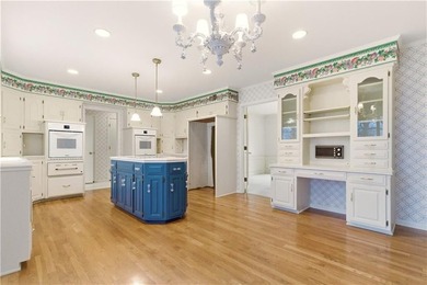 OPPORTUNITY TO OWN ON THE 7TH FAIRWAY! Meticulously maintained 1 on Blue Hills Country Club in Missouri - for sale on GolfHomes.com, golf home, golf lot