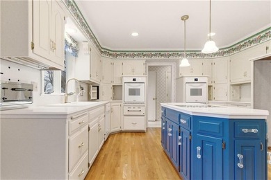 OPPORTUNITY TO OWN ON THE 7TH FAIRWAY! Meticulously maintained 1 on Blue Hills Country Club in Missouri - for sale on GolfHomes.com, golf home, golf lot