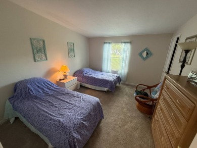This well-cared for 2-bedroom, 2-bathroom Palm Harbor Home is on Del Tura Golf and Country Club in Florida - for sale on GolfHomes.com, golf home, golf lot