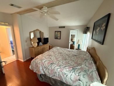 This well-cared for 2-bedroom, 2-bathroom Palm Harbor Home is on Del Tura Golf and Country Club in Florida - for sale on GolfHomes.com, golf home, golf lot