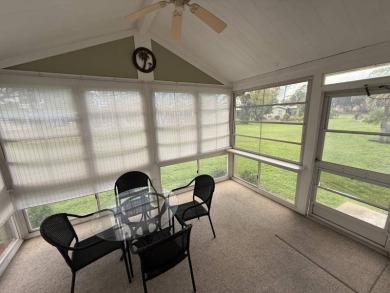 This well-cared for 2-bedroom, 2-bathroom Palm Harbor Home is on Del Tura Golf and Country Club in Florida - for sale on GolfHomes.com, golf home, golf lot