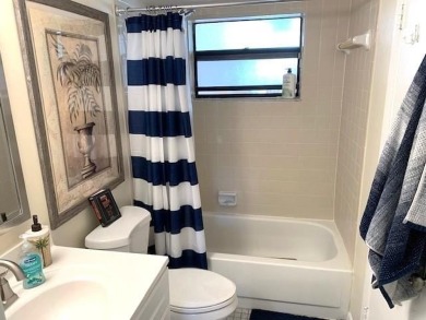 Updated 1 bed 1 bath in desirable Phase 4 of SUNRISE LAKES a 55+ on Sunrise Lakes Phase IV Golf Course in Florida - for sale on GolfHomes.com, golf home, golf lot