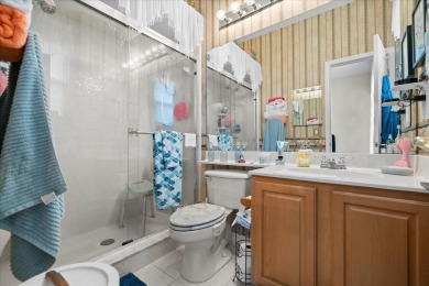 Charming 3-Bed Condo with Golf Course Views in Gated Community

 on Oaks National Golf Course in Florida - for sale on GolfHomes.com, golf home, golf lot