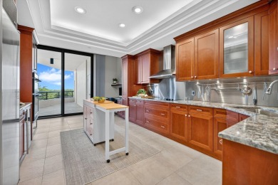 One or more photo(s) has been virtually staged. This is more on Links on Longboat Golf Club in Florida - for sale on GolfHomes.com, golf home, golf lot