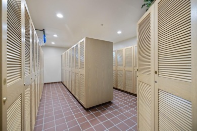One or more photo(s) has been virtually staged. This is more on Links on Longboat Golf Club in Florida - for sale on GolfHomes.com, golf home, golf lot