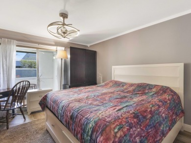 Step into this beautifully maintained 2 bedroom 2 bath condo on Kings Point Golf -Flanders Way in Florida - for sale on GolfHomes.com, golf home, golf lot