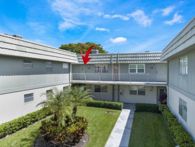 Step into this beautifully maintained 2 bedroom 2 bath condo on Kings Point Golf -Flanders Way in Florida - for sale on GolfHomes.com, golf home, golf lot