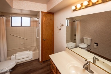 Welcome to your new Lake Havasu retreat! This beautiful on London Bridge Golf Course in Arizona - for sale on GolfHomes.com, golf home, golf lot