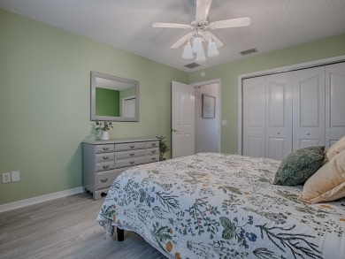 BOND PAID!  PRICE INCLUDES TURN-KEY OPTION! ROOF-2018! on The Links of Spruce Creek in Florida - for sale on GolfHomes.com, golf home, golf lot