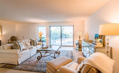 ****What do a disco ball and the ocean have in common? They both on Links on Longboat Golf Club in Florida - for sale on GolfHomes.com, golf home, golf lot