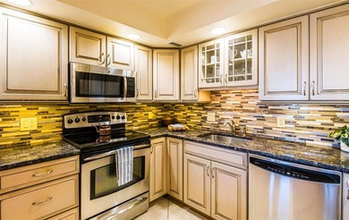 ****What do a disco ball and the ocean have in common? They both on Links on Longboat Golf Club in Florida - for sale on GolfHomes.com, golf home, golf lot