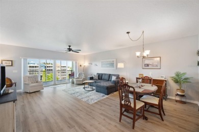 PLEASE CLICK the excellent 3D-TOUR now - or come in person soon on East Bay Golf Club in Florida - for sale on GolfHomes.com, golf home, golf lot