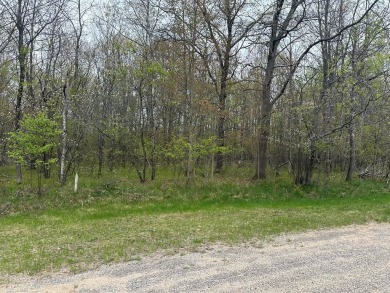 Great building potential on this nicely wooded lot. Located on on Fox Run Country Club in Michigan - for sale on GolfHomes.com, golf home, golf lot