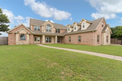 Spacious Multigenerational Custom Home on Quiet Cul-de-Sac on Cleburne Golf Links in Texas - for sale on GolfHomes.com, golf home, golf lot