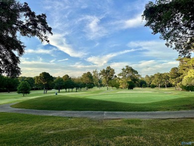 COUNTRY CLUB- GOLF COURSE- VIEWS- 3BDRM/2BTH- Wonderful family on Gadsden Country Club in Alabama - for sale on GolfHomes.com, golf home, golf lot