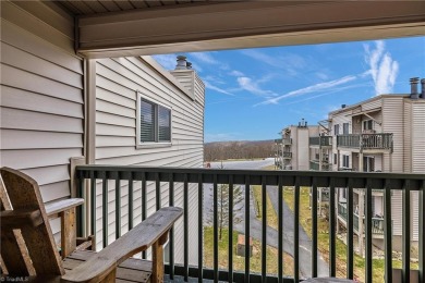 GET THAT COZY CABIN FEEL AT A FRACTION OF THE COST! Year-round on Beech Mountain Club in North Carolina - for sale on GolfHomes.com, golf home, golf lot