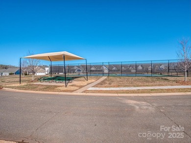 Welcome home to Goose Down! This 3 bedroom home in highly on Edgewater Golf Club in South Carolina - for sale on GolfHomes.com, golf home, golf lot