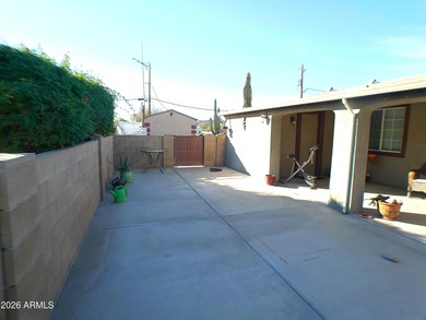 This Stucco 2 Bedroom 2 Full Bath home has an oversized 2nd on Queen Valley Golf Course in Arizona - for sale on GolfHomes.com, golf home, golf lot