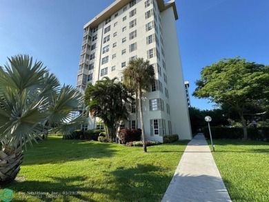 Stunningly remodeled 2/2 condo located in The Oaks at Palm Aire on Palm-Aire Country Club and Resort - The Oaks in Florida - for sale on GolfHomes.com, golf home, golf lot