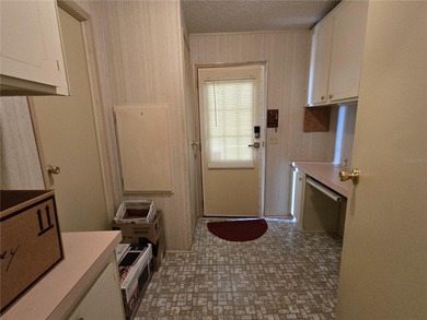 MOVE IN READY 2 BEDROOM 2 BATH home in Zellwood Station.  PET on Zellwood Station Country Club in Florida - for sale on GolfHomes.com, golf home, golf lot