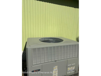 Move in ready, fully furnished!! Buyer cancelled loan process on High Point Golf Club, Inc. in Florida - for sale on GolfHomes.com, golf home, golf lot