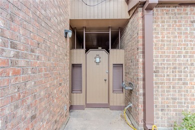 Welcome to this beautifully renovated Courtyard Townhome on Corpus Christi Country Club Golf Course in Texas - for sale on GolfHomes.com, golf home, golf lot