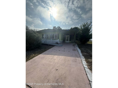 Move in ready, fully furnished!! Buyer cancelled loan process on High Point Golf Club, Inc. in Florida - for sale on GolfHomes.com, golf home, golf lot