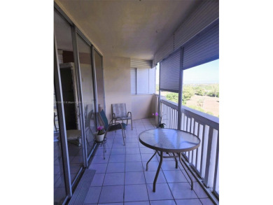 PERFECT OPPORTUNITY TO OWN A VERY LARGE 2 BEDROOM / 2 BATHROOM on Inverrary Country Club in Florida - for sale on GolfHomes.com, golf home, golf lot