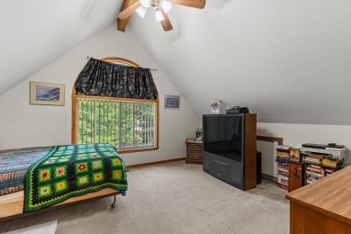 This spacious 3-bedroom, 2-bath ranch offers over 2,000 square on Canadian Lakes Country Club-The Royal Course in Michigan - for sale on GolfHomes.com, golf home, golf lot