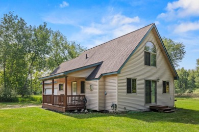 This spacious 3-bedroom, 2-bath ranch offers over 2,000 square on Canadian Lakes Country Club-The Royal Course in Michigan - for sale on GolfHomes.com, golf home, golf lot