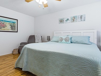 Look ~ STUNNING PRESERVE VIEW ~ No backyard neighbors.  2/2 on El Diablo Executive Golf Course in Florida - for sale on GolfHomes.com, golf home, golf lot