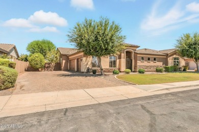 Welcome to 633 South Parkcrest Street - a rare opportunity to on Greenfield Lakes Golf Club in Arizona - for sale on GolfHomes.com, golf home, golf lot