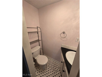 This charming ranch, nestled along a golf course just down the on Lake Forest Country Club in Ohio - for sale on GolfHomes.com, golf home, golf lot