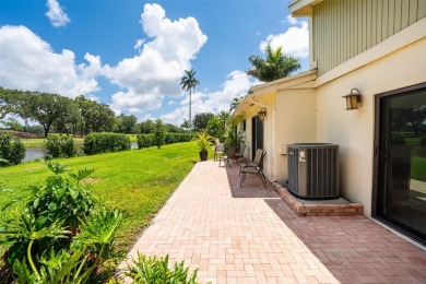 Welcome to this beautifully updated 3 bed, 2 bath condo villa on Grande Oaks Golf Club in Florida - for sale on GolfHomes.com, golf home, golf lot