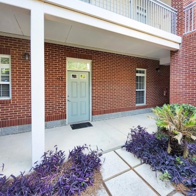 Relaxation and Style on Lake Marion!  Fully furnished 2-bedroom on Santee-Cooper Country Club in South Carolina - for sale on GolfHomes.com, golf home, golf lot