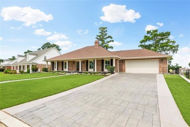 Stunning 4-bedroom/3 Full bath home with golf course views on Ormond Country Club in Louisiana - for sale on GolfHomes.com, golf home, golf lot