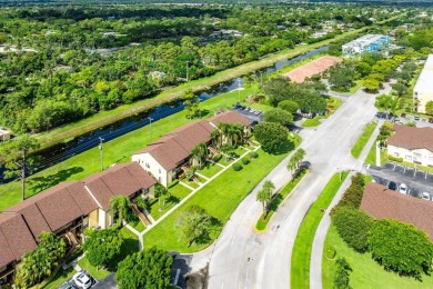 This beautiful condo offers a perfect blend of comfort and on Forest Oaks Golf Club in Florida - for sale on GolfHomes.com, golf home, golf lot