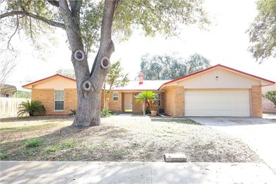 Gorgeous Brick 3 bedrooms and 2 full Baths nestled in a quiet on Alice Municipal Golf Course in Texas - for sale on GolfHomes.com, golf home, golf lot