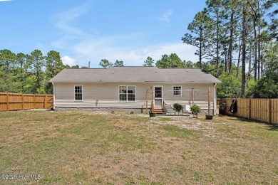 Cute-as-Pie Corner Home on Cherry Road! Welcome to the cutest on The Lakes Country Club in North Carolina - for sale on GolfHomes.com, golf home, golf lot