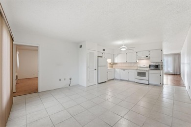 55+ COMMUNITY. Welcome to easy Florida living in the highly on On Top Of The World Golf Course in Florida - for sale on GolfHomes.com, golf home, golf lot