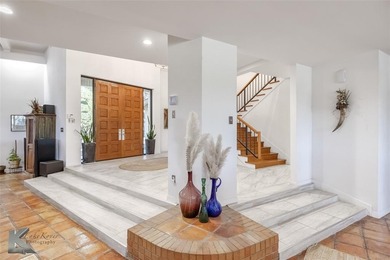 Stunning home on Fairway Oaks Country Club ACC South Course! on Abilene Country Club - South Course in Texas - for sale on GolfHomes.com, golf home, golf lot