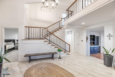 Stunning home on Fairway Oaks Country Club ACC South Course! on Abilene Country Club - South Course in Texas - for sale on GolfHomes.com, golf home, golf lot