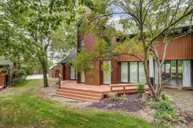 Welcome HOME! Seller will PAY the next three months of HOA fees on Little Turtle Golf Club in Ohio - for sale on GolfHomes.com, golf home, golf lot