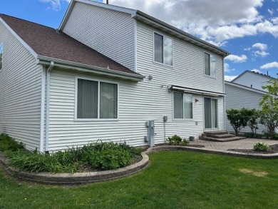 This is a 55+ community. The Sun Valley is one of the largest on The Links at Carillon in Illinois - for sale on GolfHomes.com, golf home, golf lot